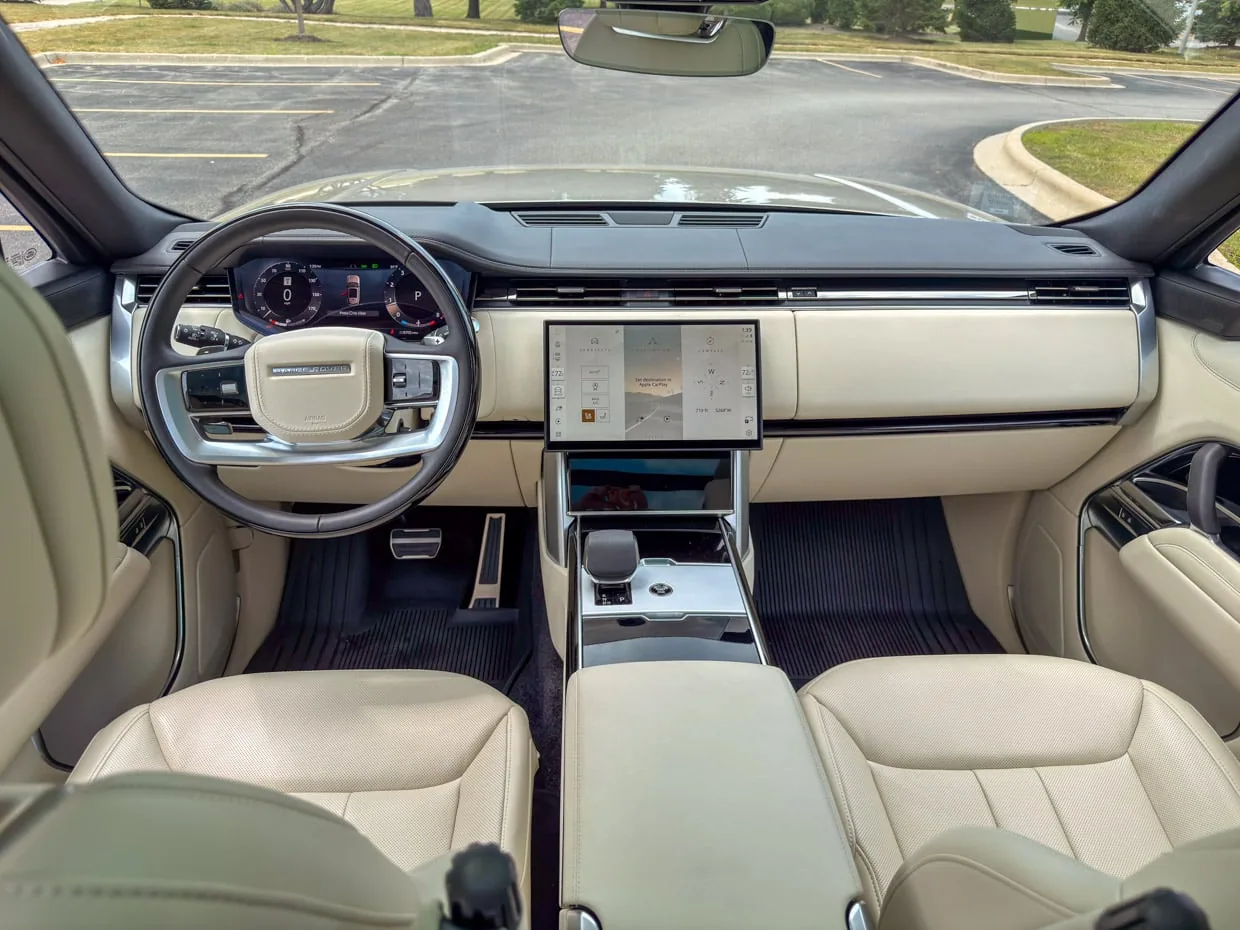 Range Rover L460 P540 Batumi Gold Dashboard