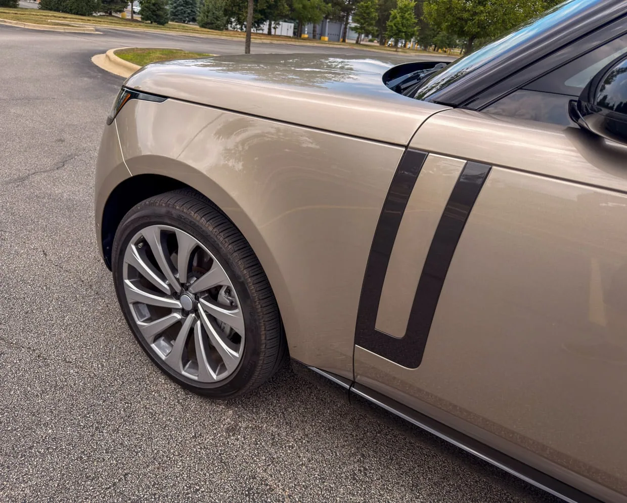 Range Rover L460 P540 Batumi Gold 23" Wheels