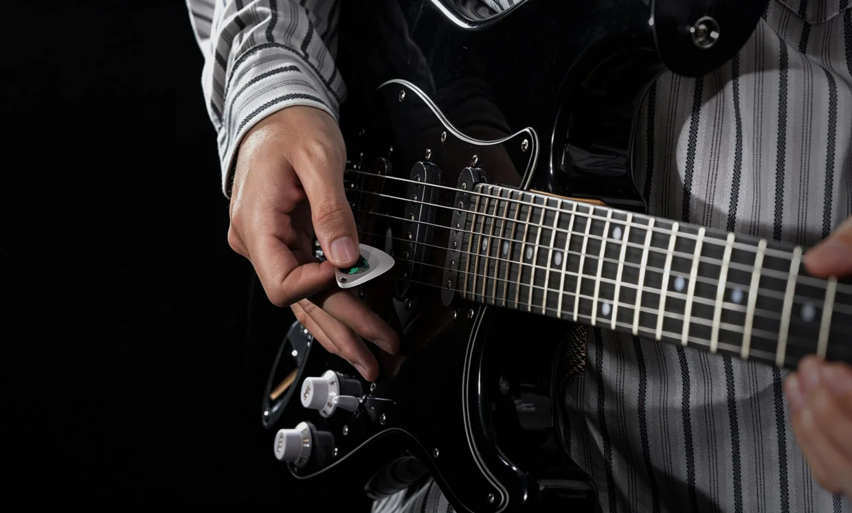 TiTern Titanium + Carbon Permanent Guitar Pick