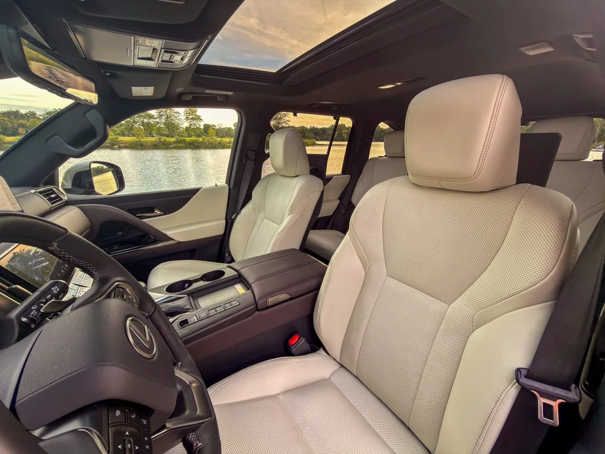 2026 Lexus LX 600 - front seats